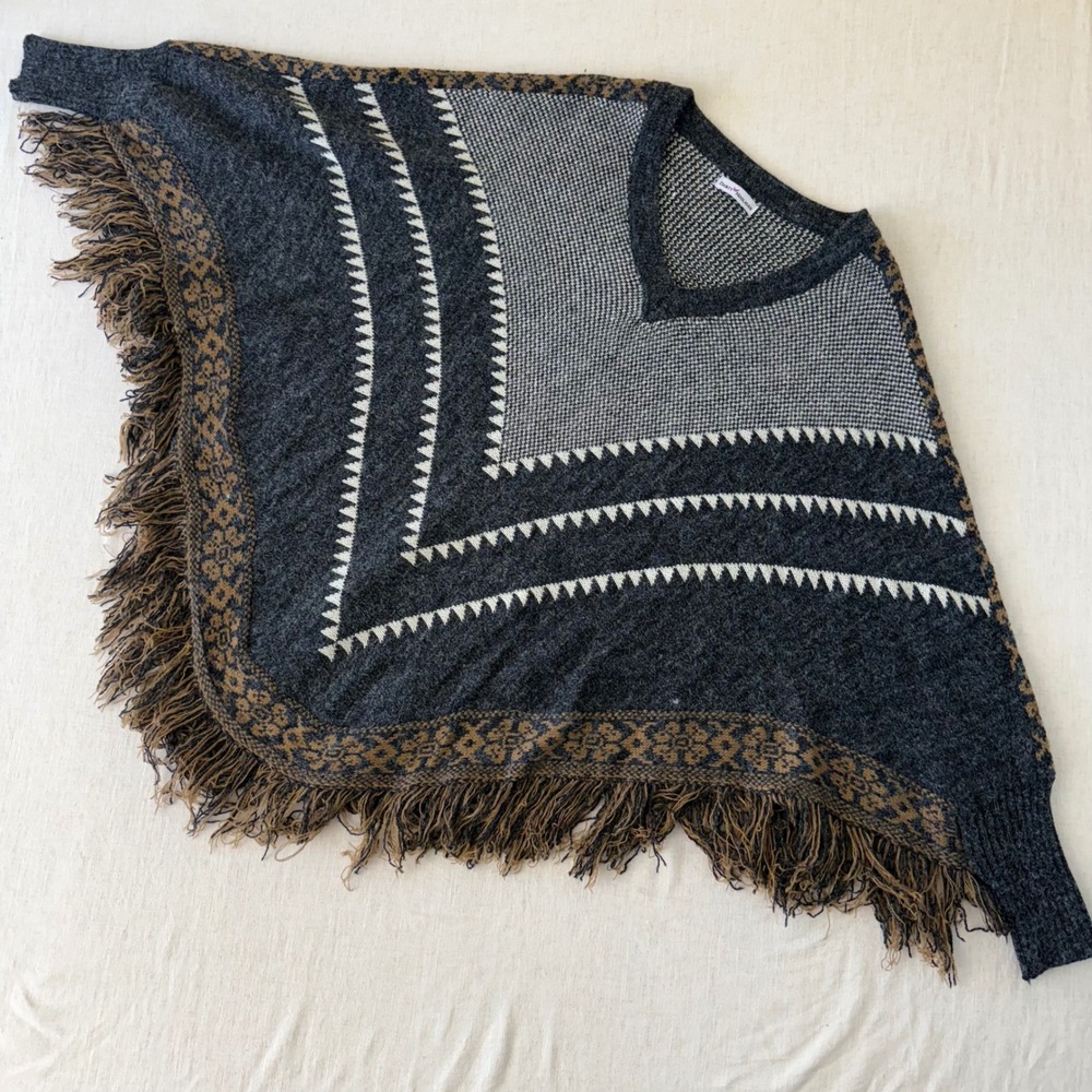 Dainty Hooligan Southwestern Knit Fringe Poncho Sweater Charcoal Gray Boho S/M - Picture 9 of 14